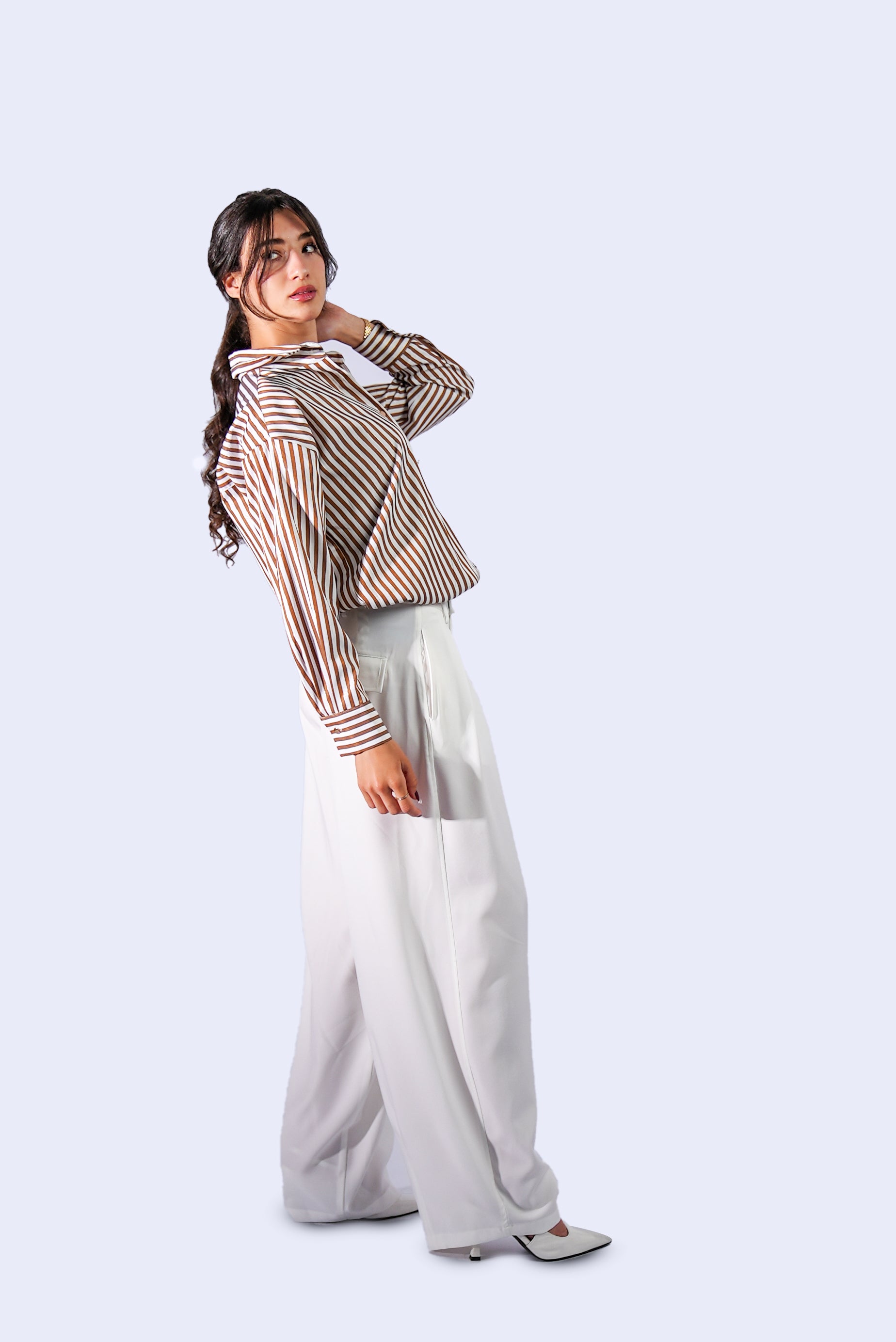 Chemise à rayures marron et blanches