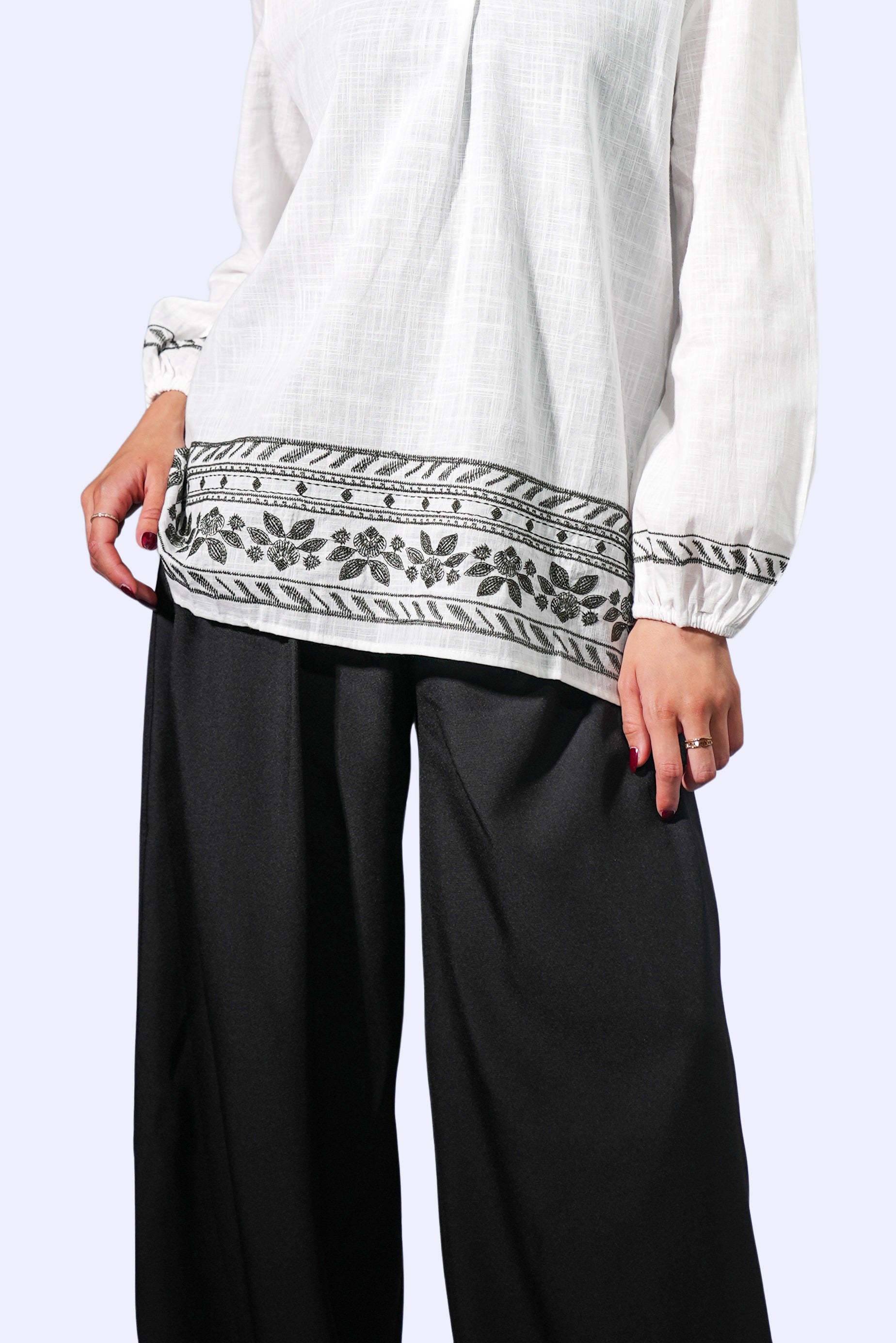 Blouse blanche brodée