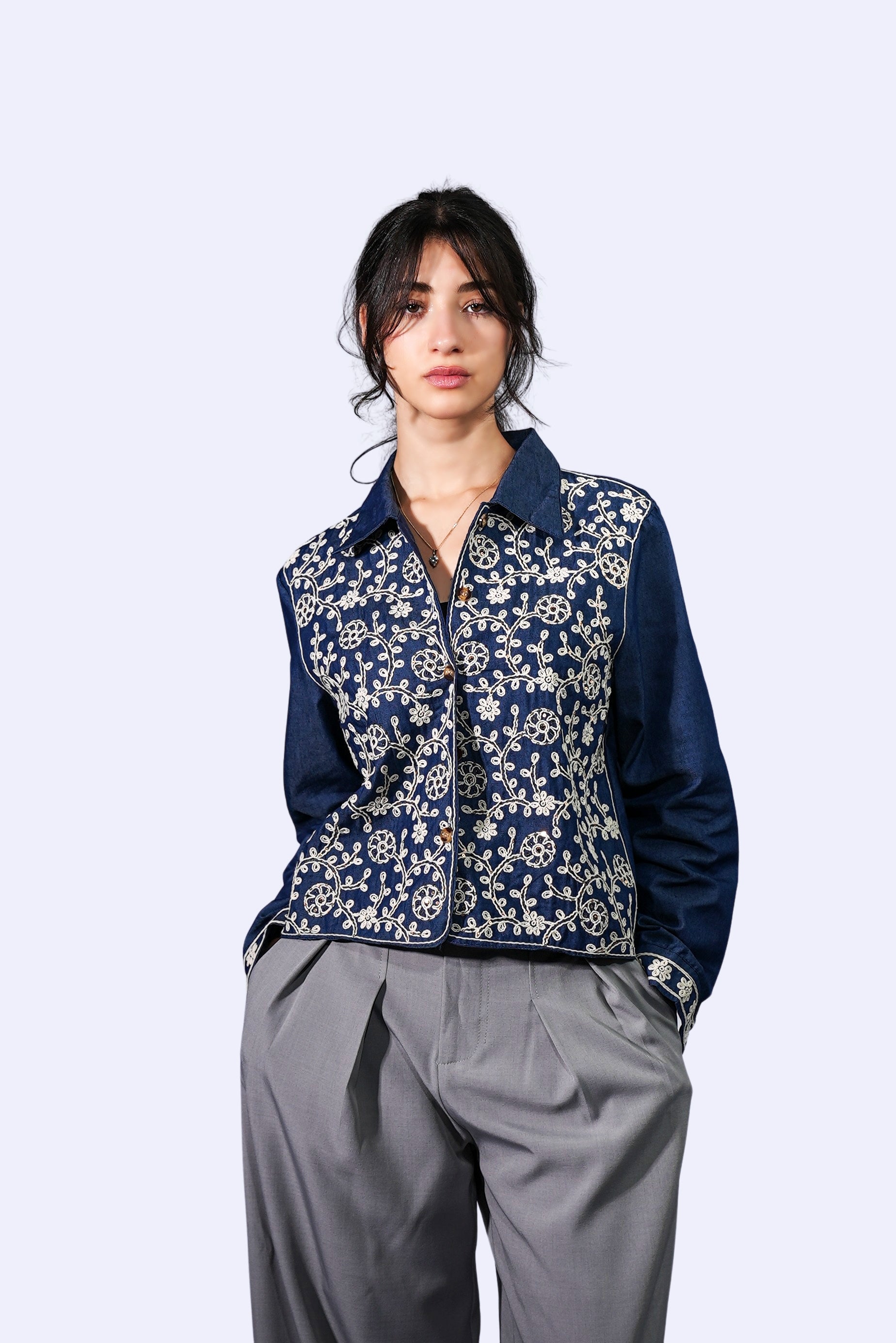 chemise brodée bleue