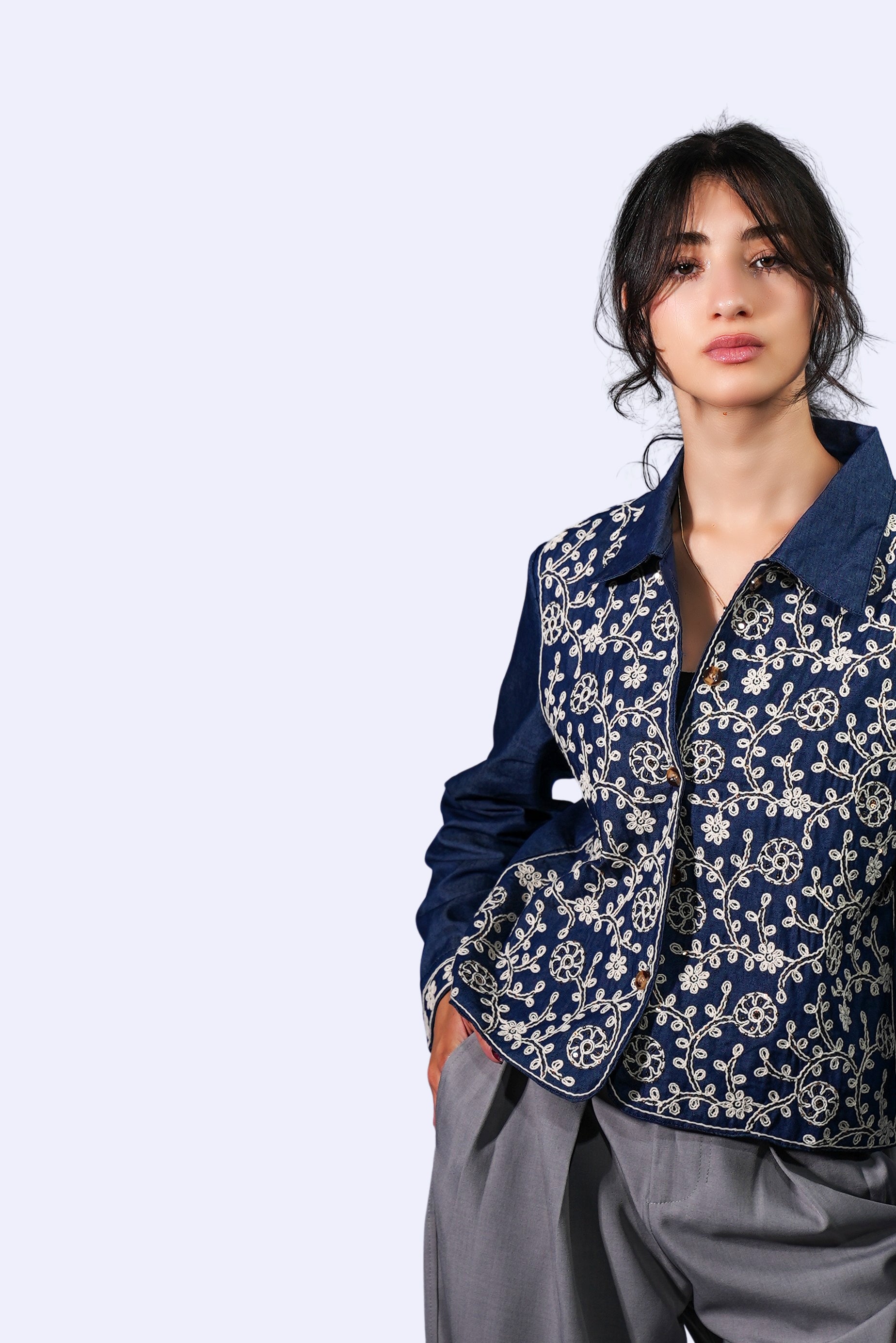 chemise brodée bleue