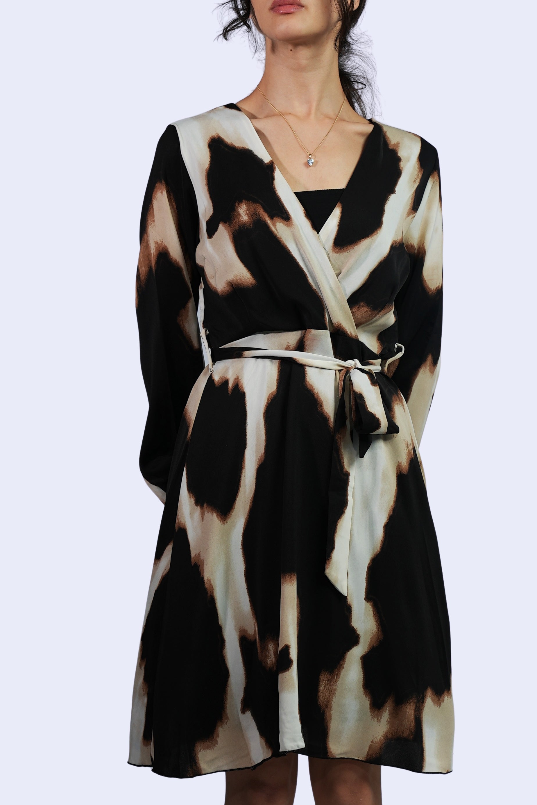 Robe imprimé tie-dye noir et beige