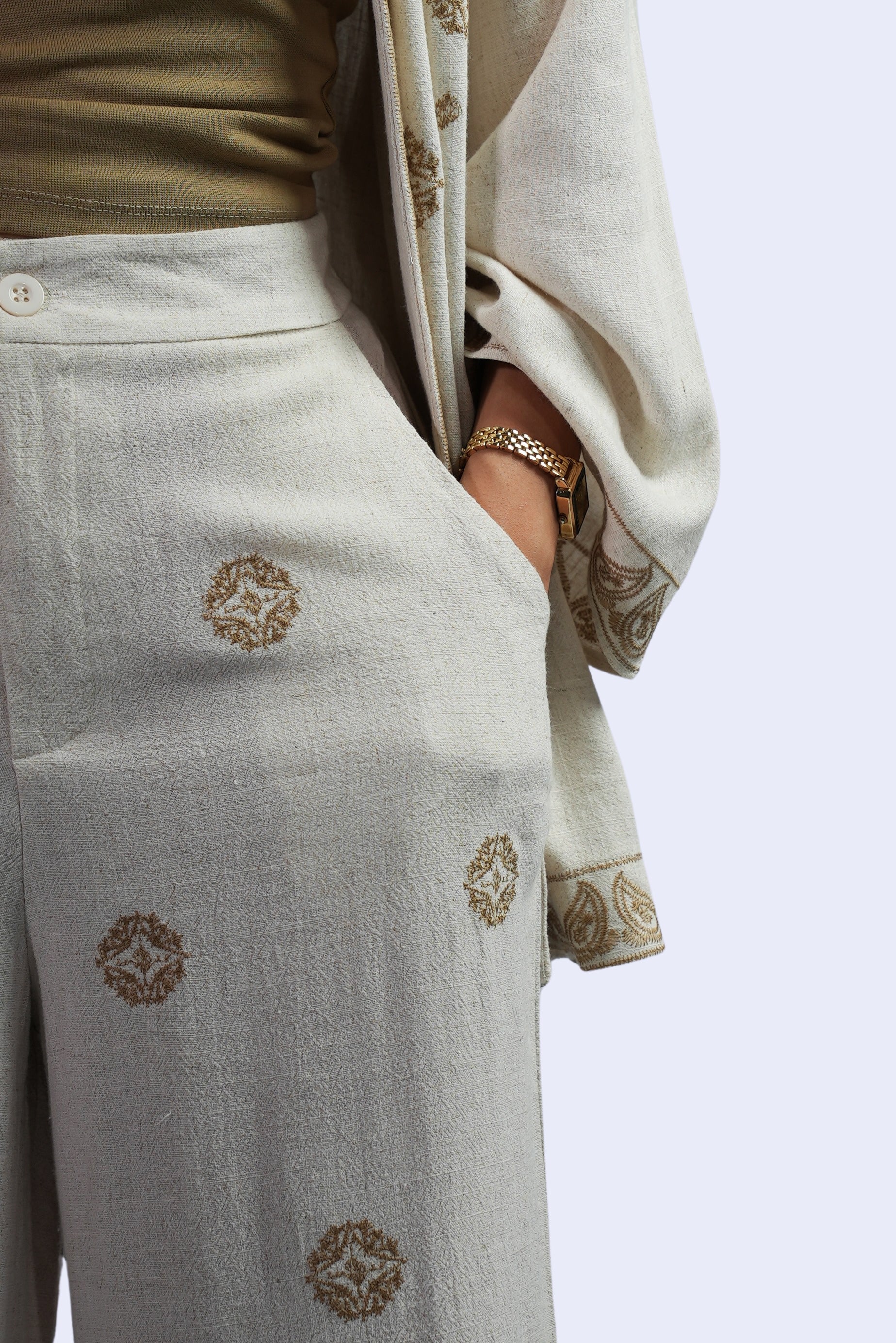 Ensemble écru à motifs beiges
