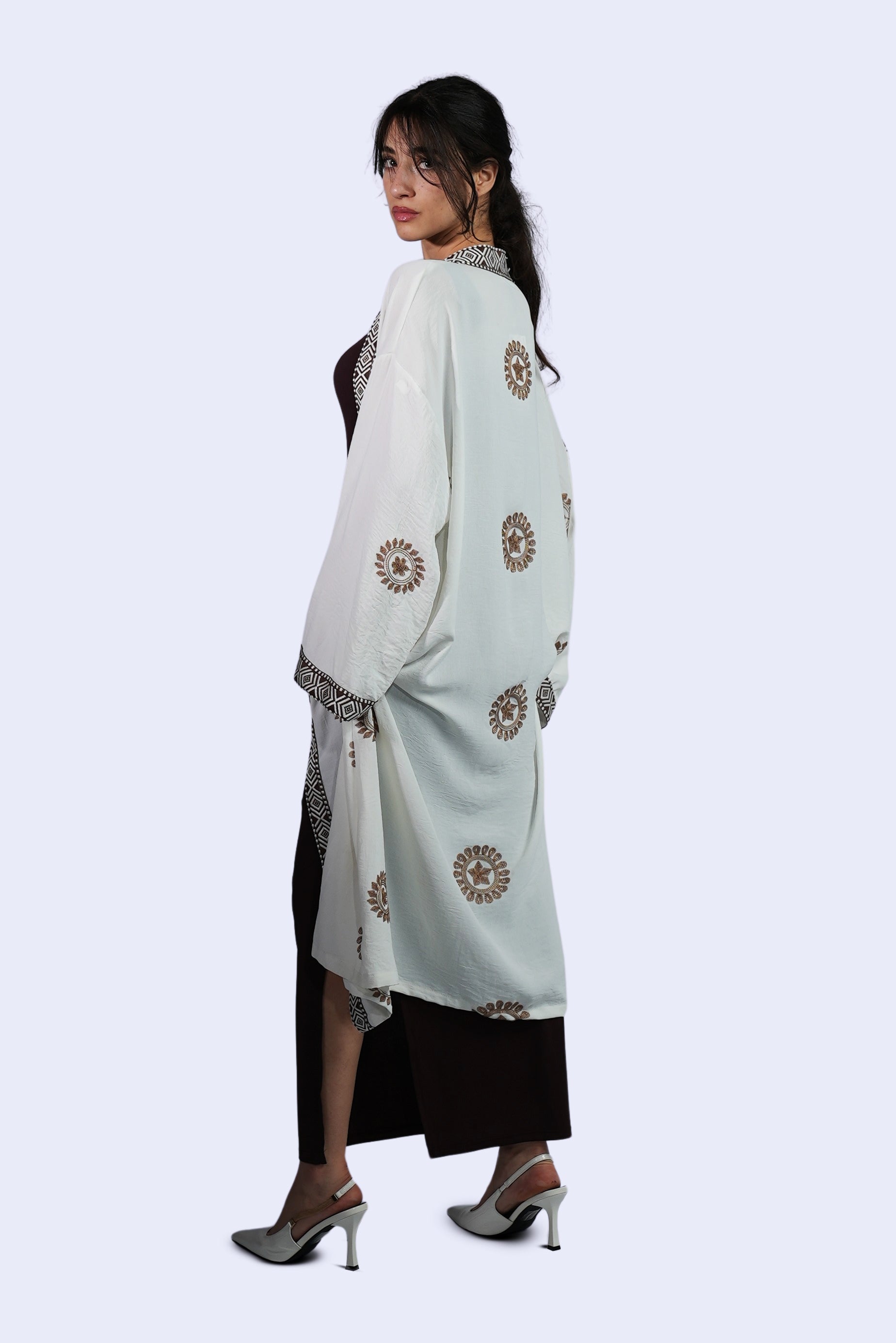Kimono écru brodé
