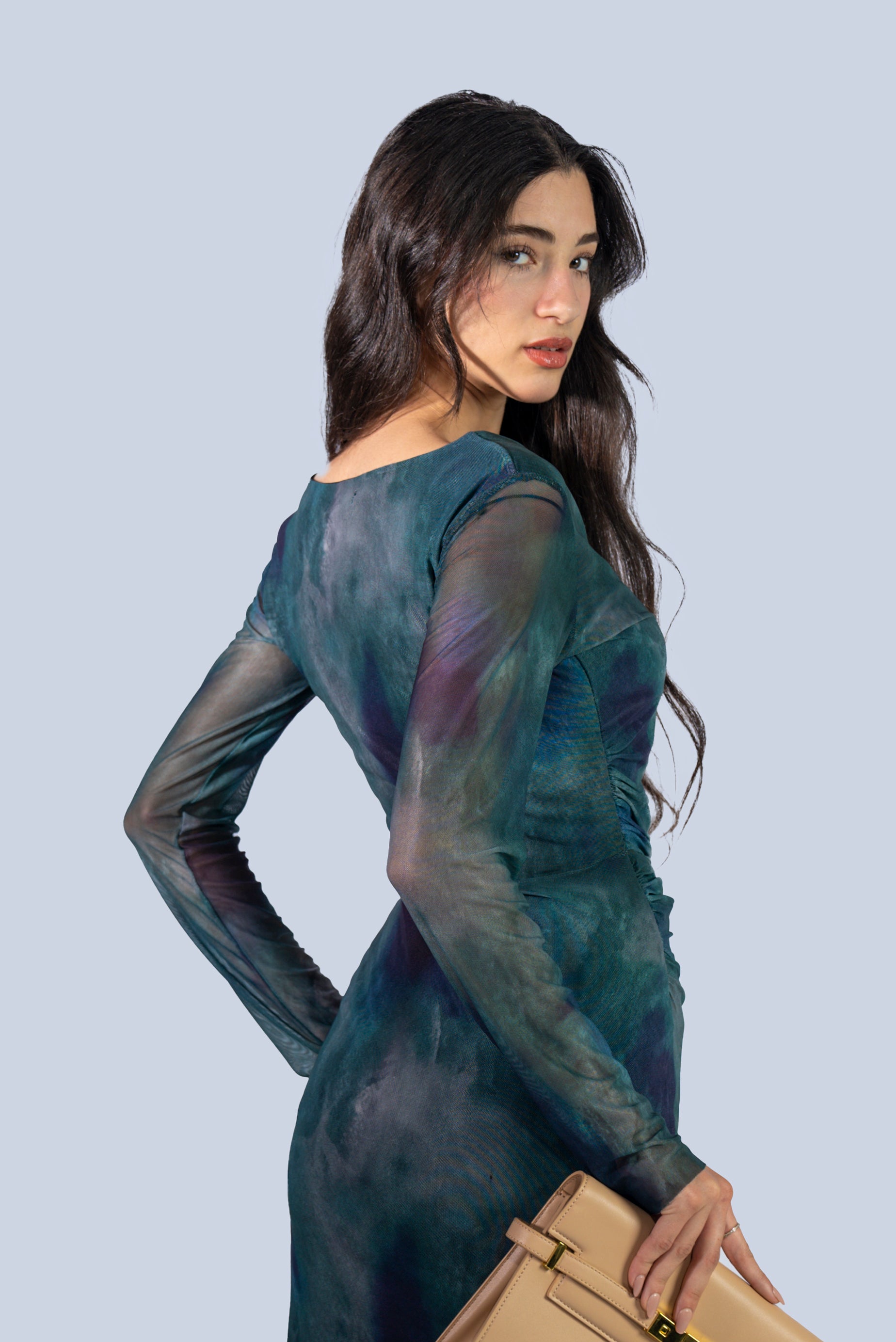 Robe mi-longue à col carré
