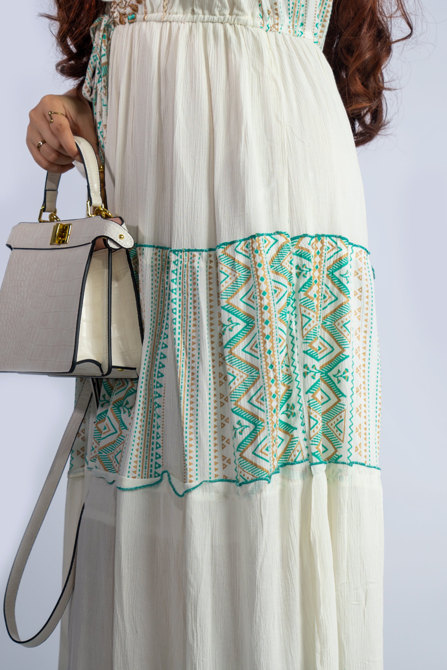 Robe longue blanche à broderies