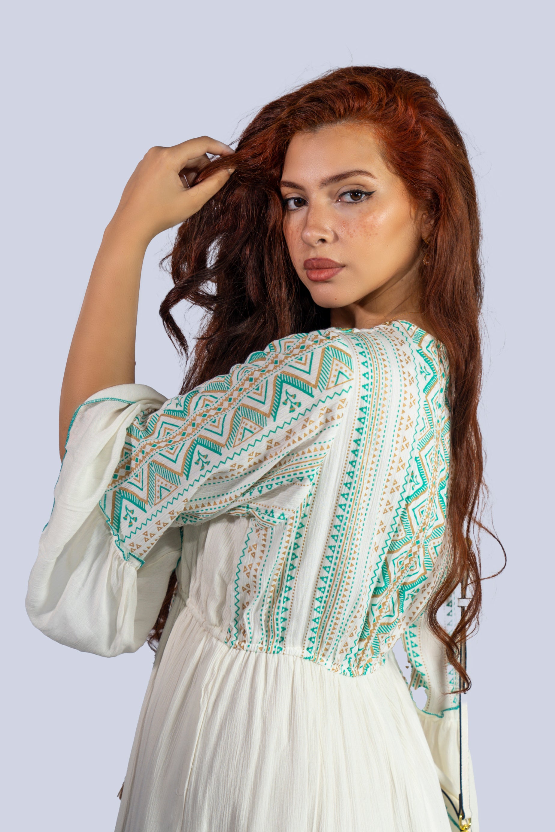 Robe longue blanche à broderies