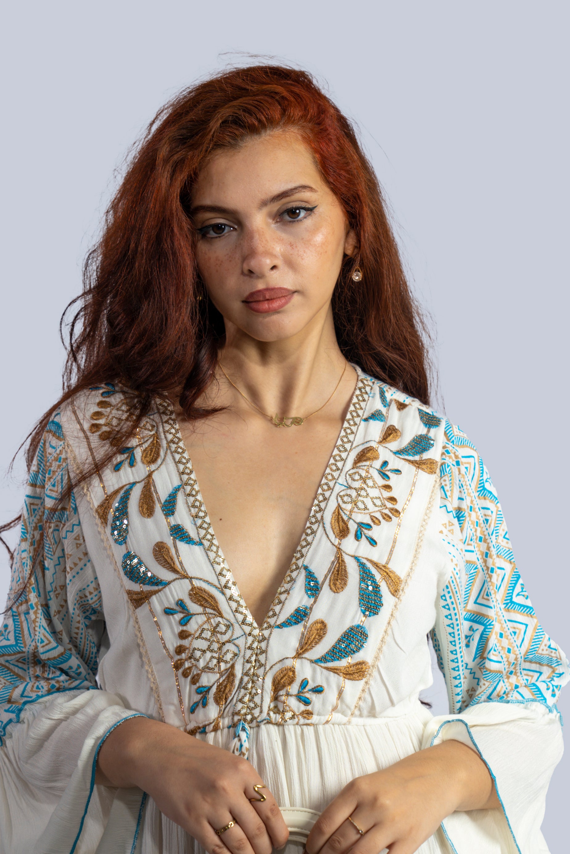 Robe longue blanche à broderies