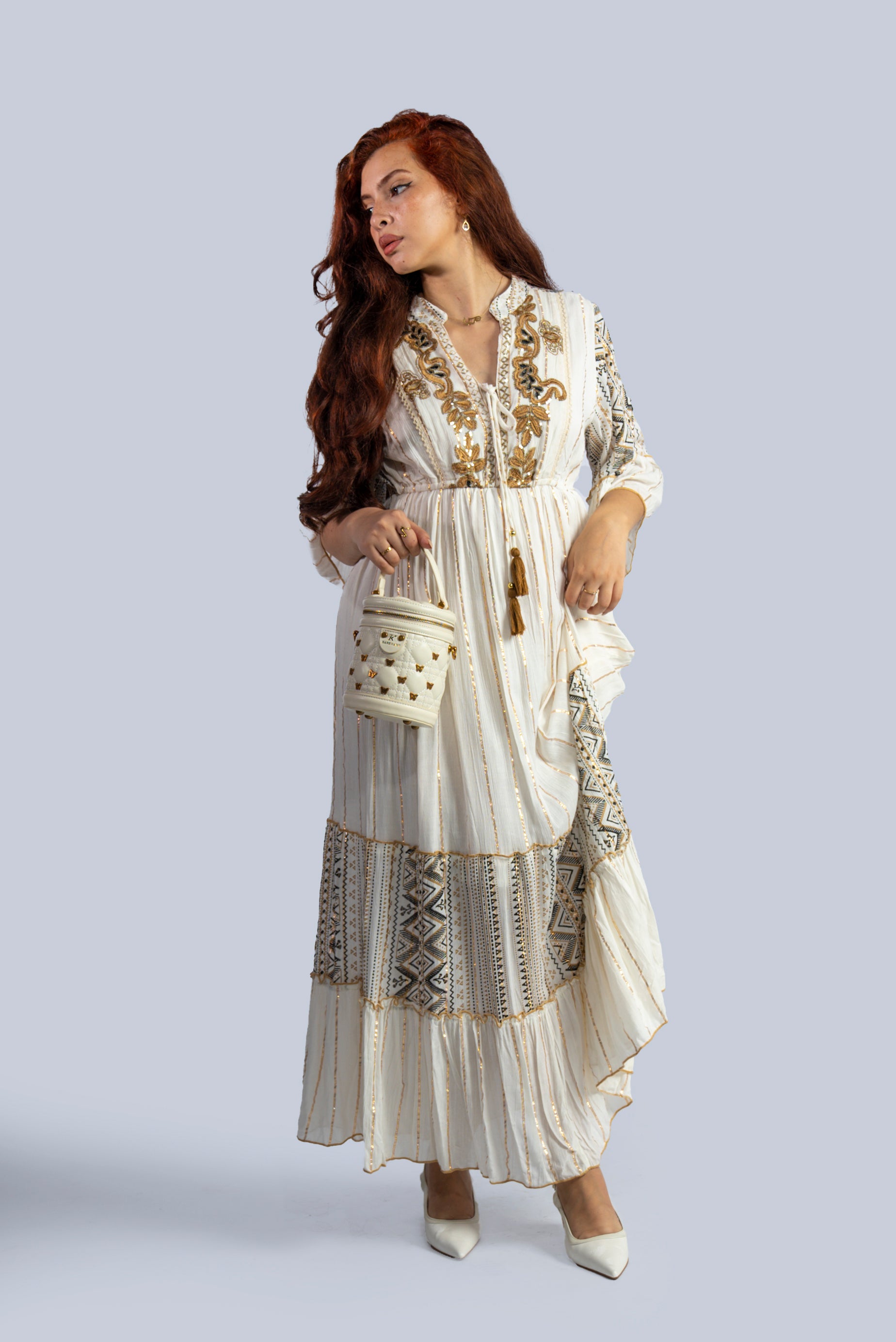 Robe longue blanche à broderies
