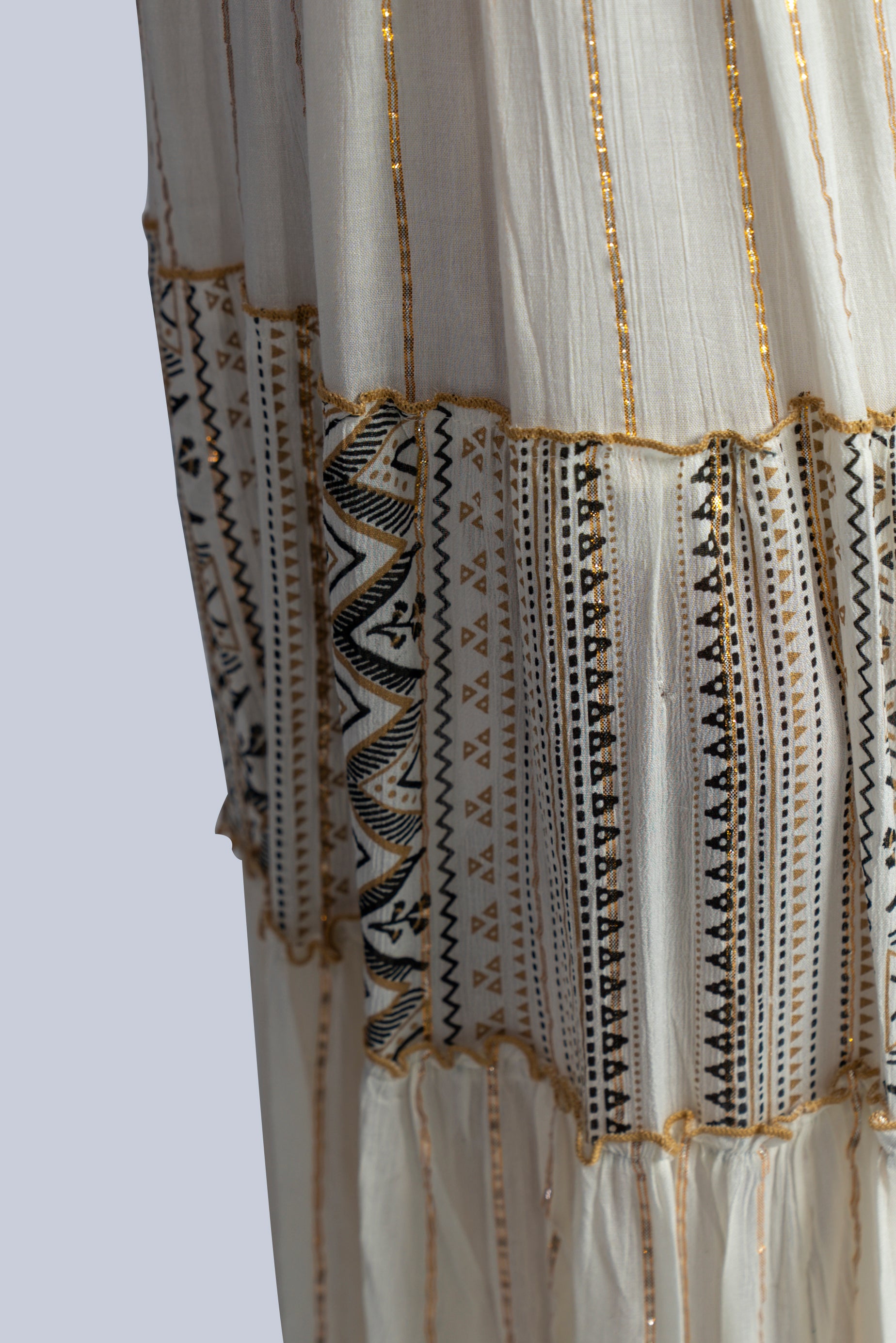 Robe longue blanche à broderies
