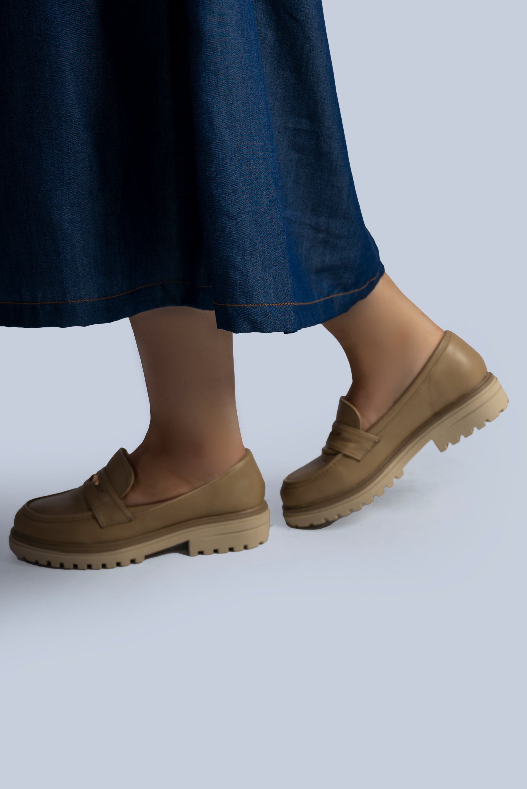 mocassin avec détail métallique doré