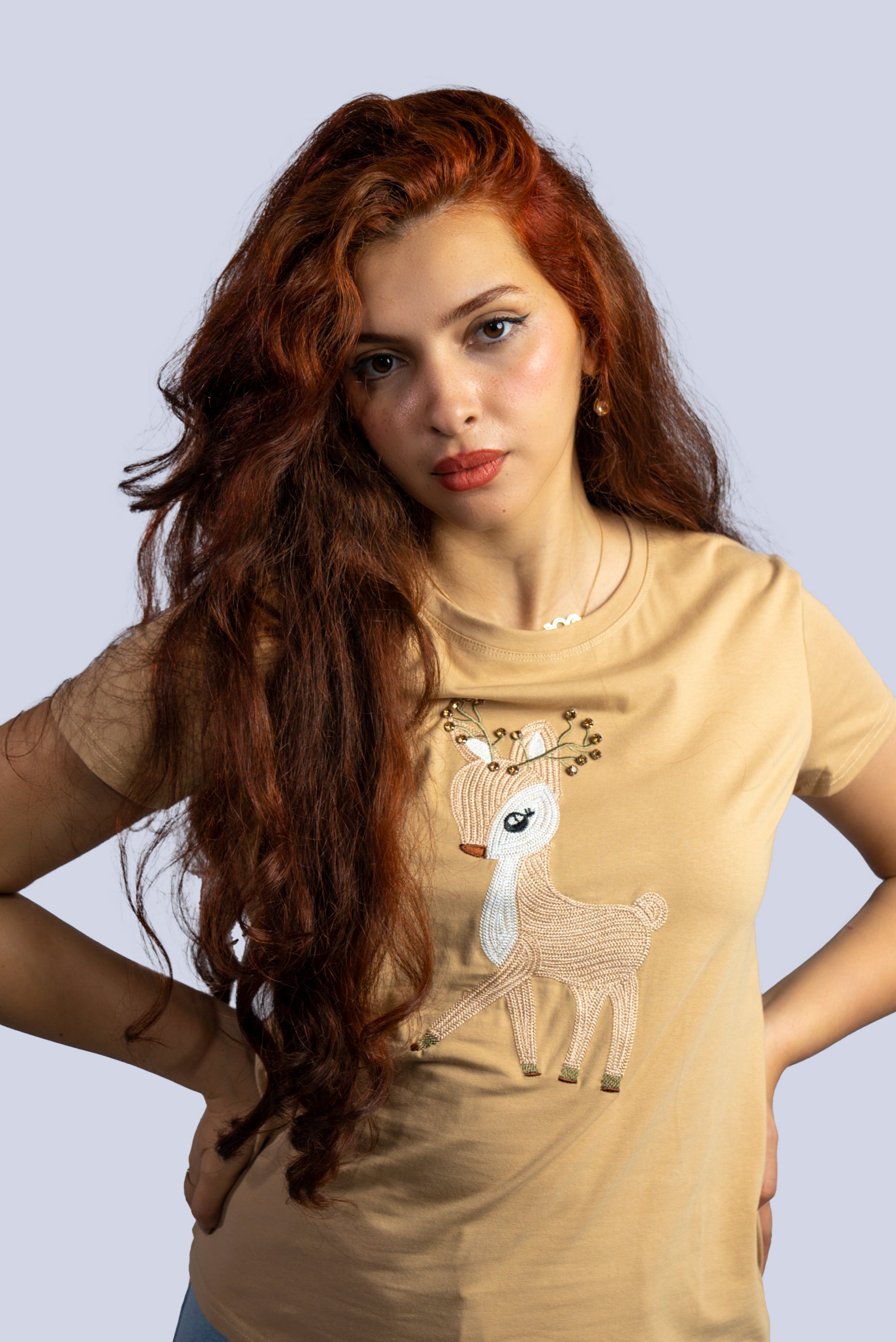 T-shirt avec faon brodé et perles