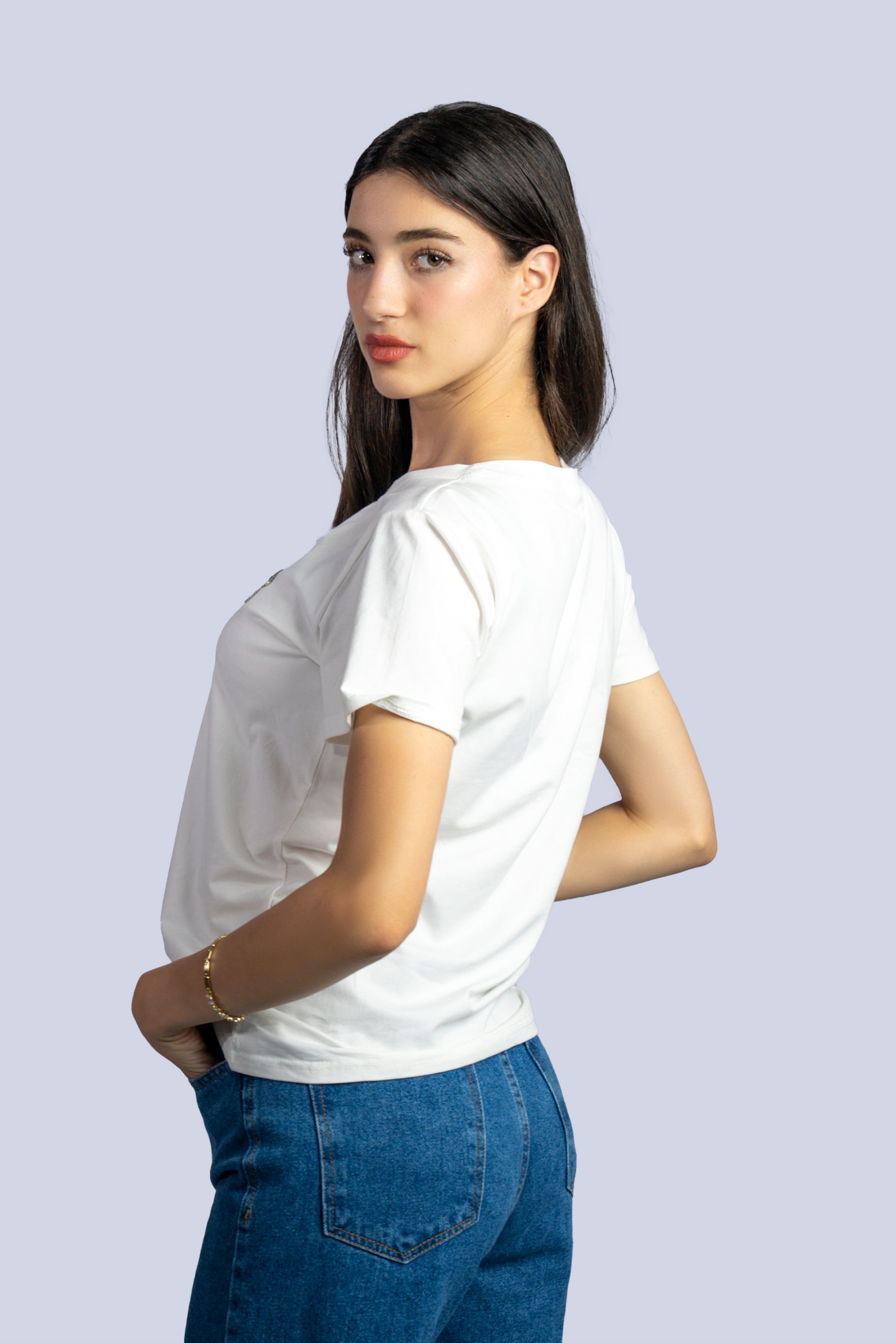 T-shirt noir en strass bleus