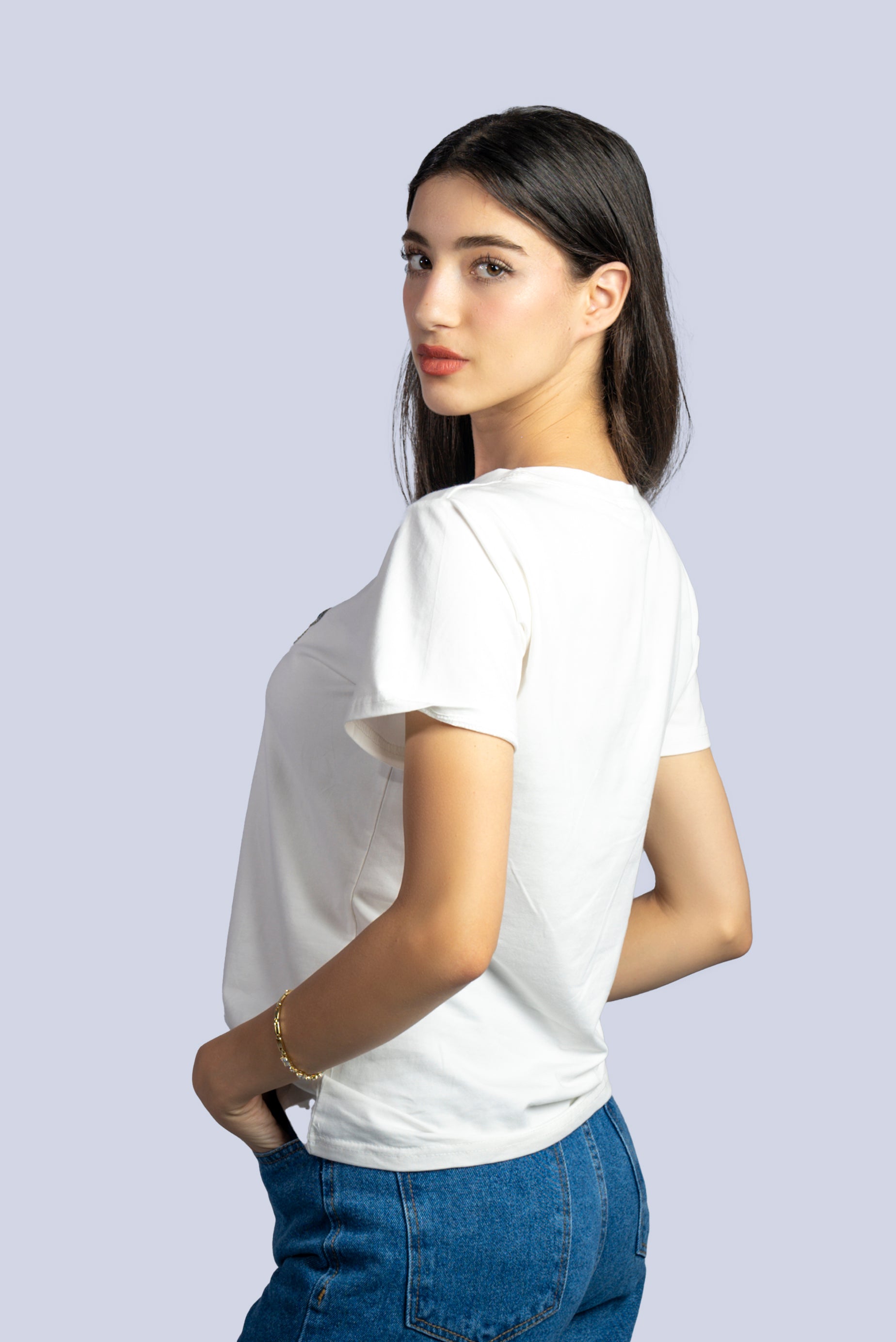 T-shirt noir en strass bleus