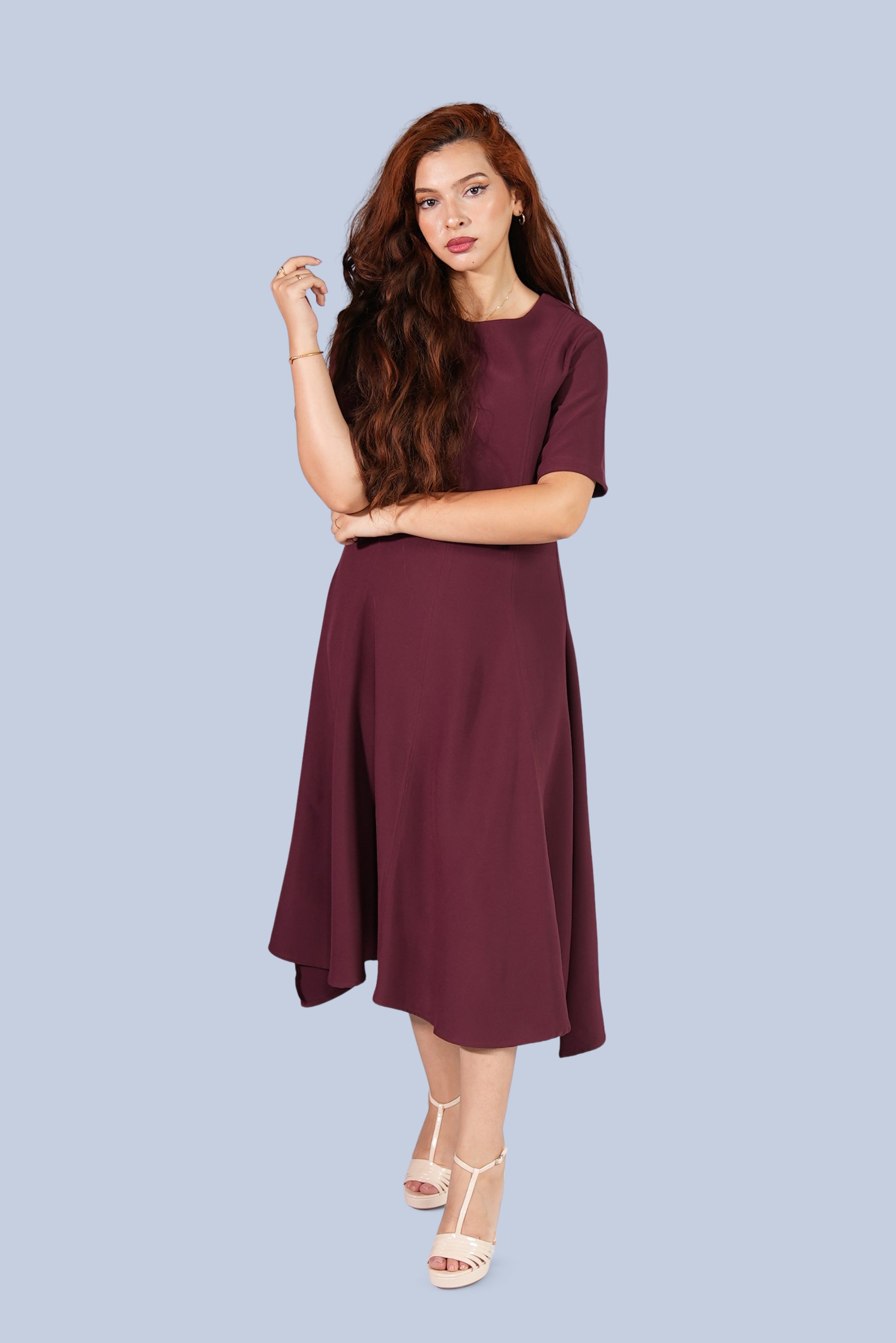 robe minimaliste à manches courtes