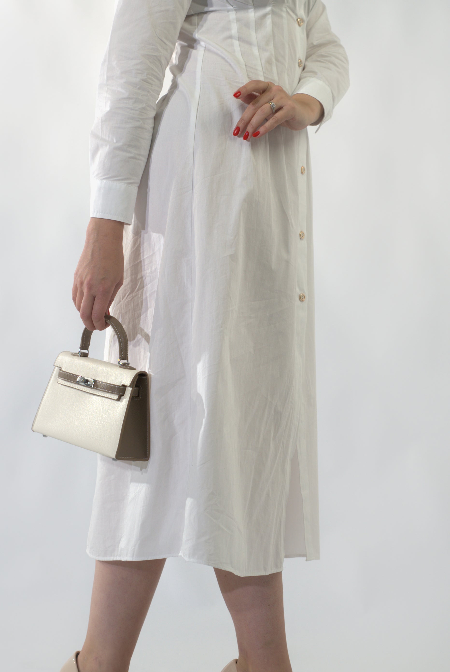 Sac à Main Élégant en Cuir Blanc avec Poignée Contrastée  (RS SAC YK-22)