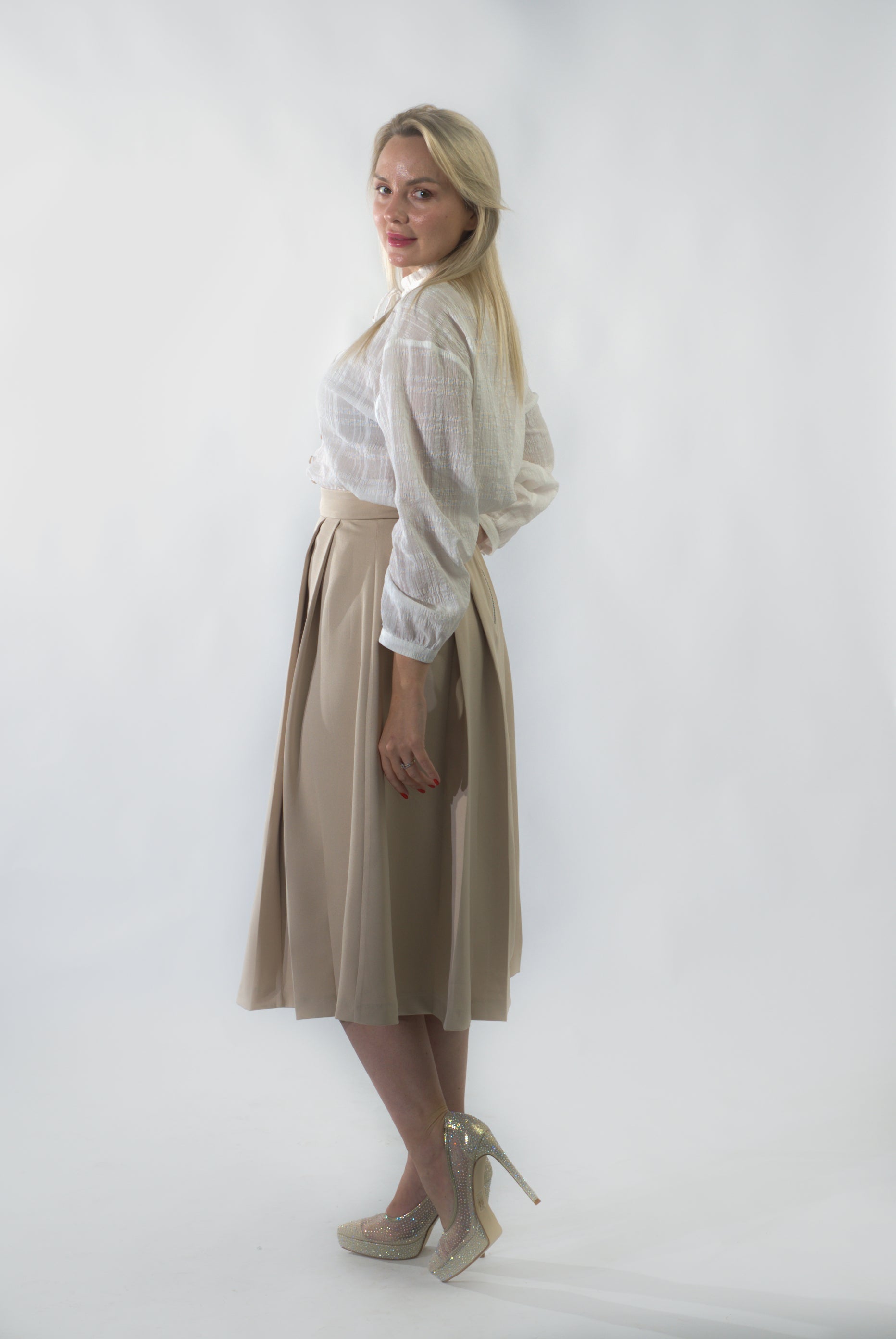 chemise à col rond avec volant et cordon de serrage à pompon  (RS CHEMISE RED 24394)