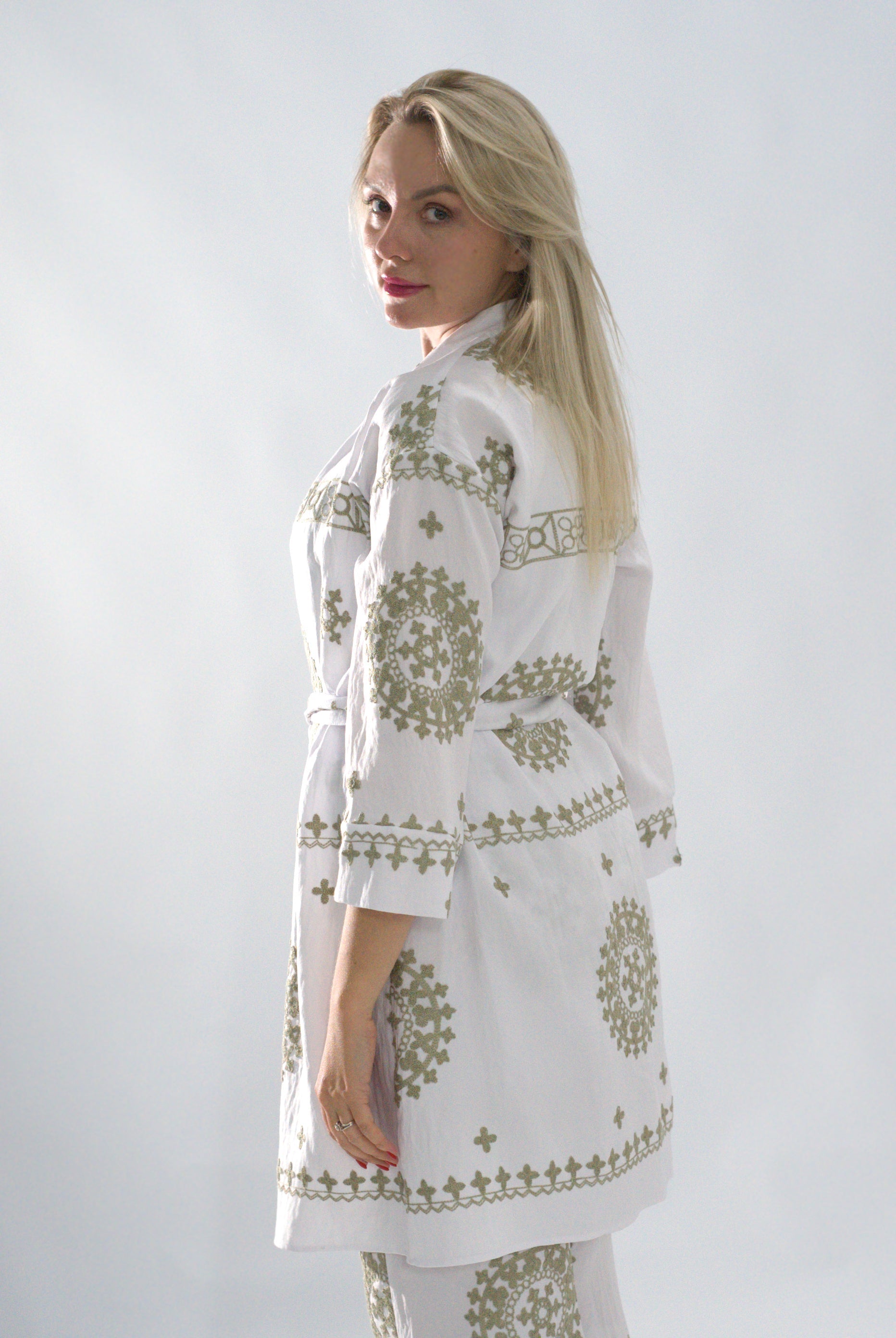 Ensemble kimono à broderie et pantalon large avec ceinture (RS ENSEMBLE RED 24372)