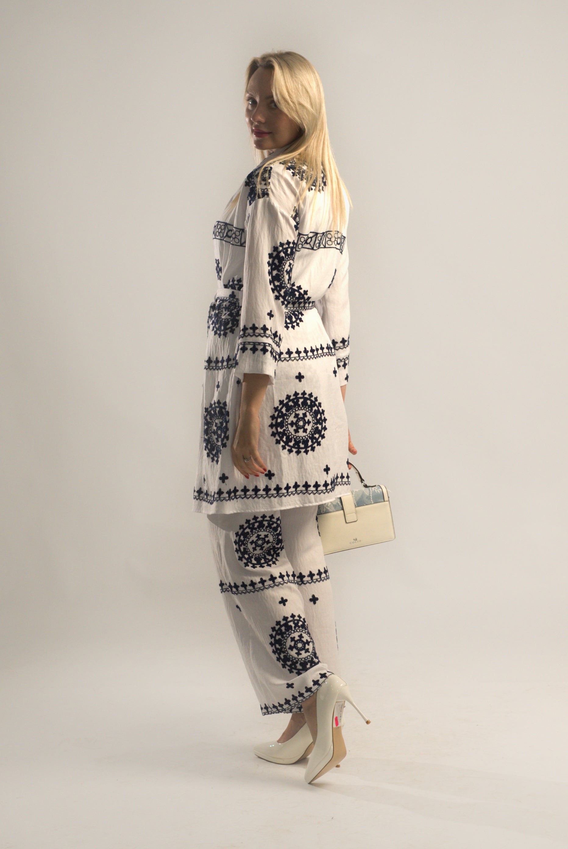 Ensemble kimono à broderie et pantalon large avec ceinture (RS ENSEMBLE RED 24372)