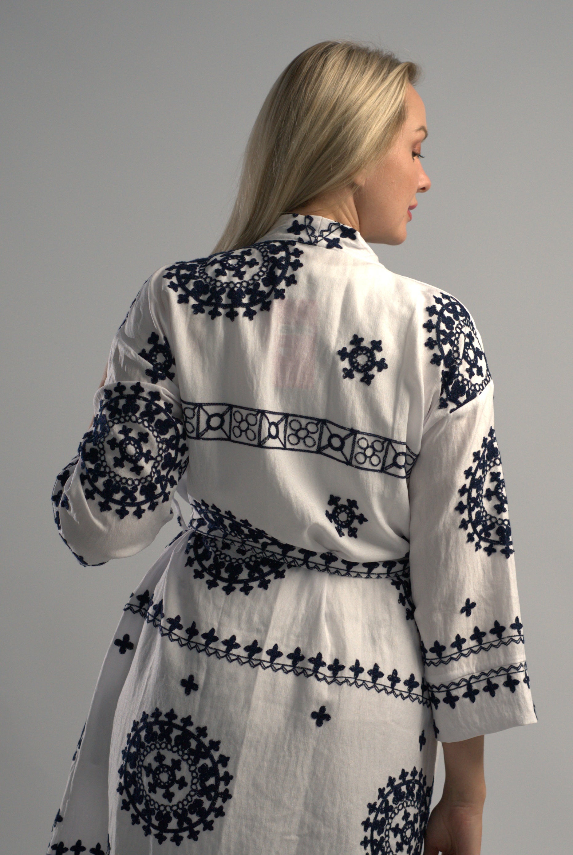 Ensemble kimono à broderie et pantalon large avec ceinture (RS ENSEMBLE RED 24372)